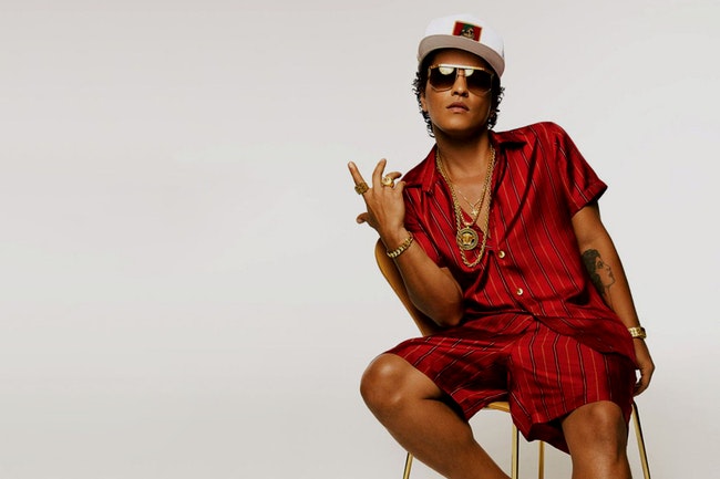Kebakaran, Bruno Mars Dilarikan Dari Atas Panggung
