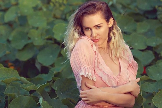 Miley Cyrus Hapus Semua Postingan Instagramnya