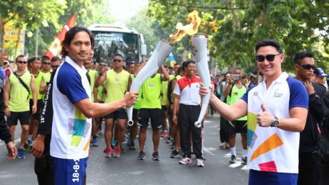 Tak Sembarang Orang Bisa Bawa Api Kirab Obor Asian Games