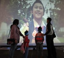 Psikolog Beberkan Manfaat Ajak Anak Nonton Film di Bioskop