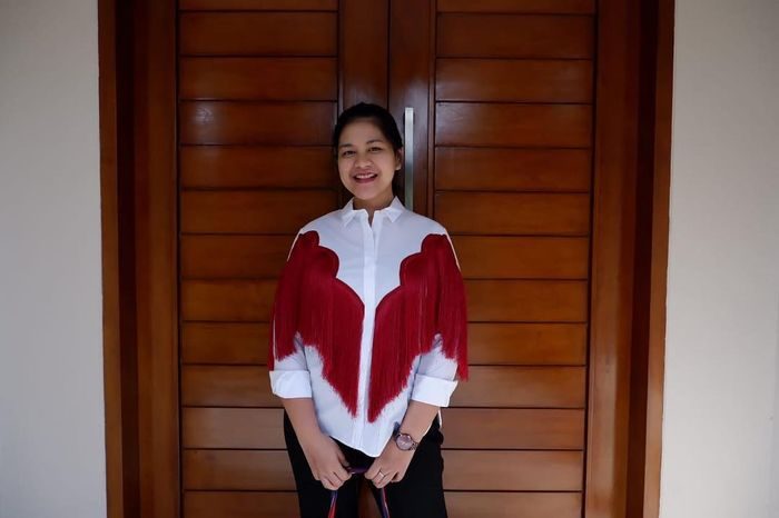 Kenakan Outfit Bernuansa Merah Putih, Kahiyang Ayu Panen Pujian