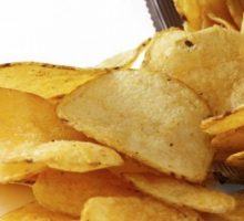 Penjelasan Ilmiah Seseorang yang Suka Makan Keripik Kentang, Ternyata Bisa Kendalikan Hormon Bahagia
