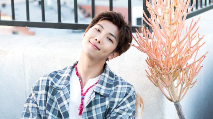 RM BTS jadi Solois Korea Selatan Pertama yang Tempati Peringkat Tertinggi di Tangga Lagu Billboard RM BTS jadi Solois Korea Selatan Pertama yang Tempati Peringkat Tertinggi di Tangga Lagu Billboard