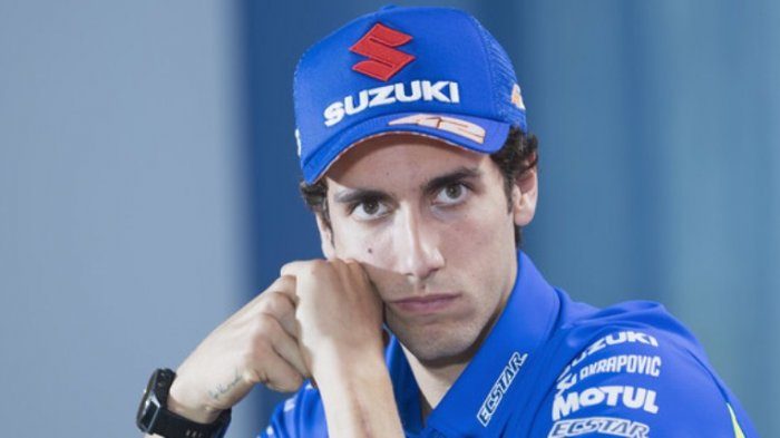 Alex Rins Motornya Terbakar Padahal Sedang di Set Up Belum Dipacu Alex Rins Motornya Terbakar Padahal Sedang di Set Up Belum Dipacu