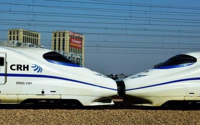 China Bikin Kereta Cepat Bawah Air